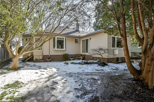 Additional image 39 of 50 Tweedsmuir Ave