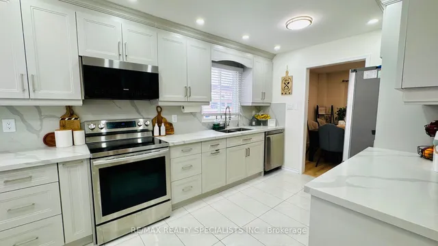 Additional image 5 of 2 Cortez Crt