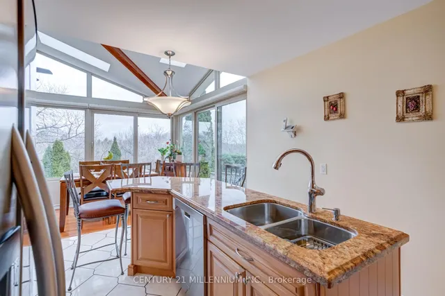 Additional image 16 of 27 Sunforest Dr