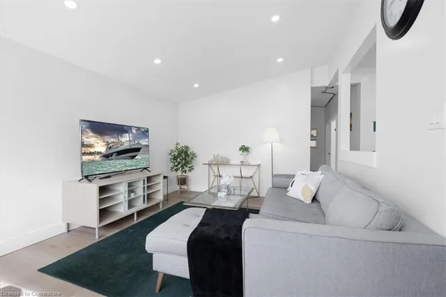 Additional image 2 of 37 Lilacside Dr