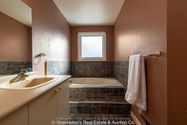 Additional image 24 of 405 Glasgow St Unit 7