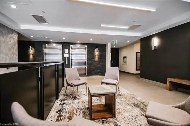 Additional image 19 of 690 KING St Unit 302