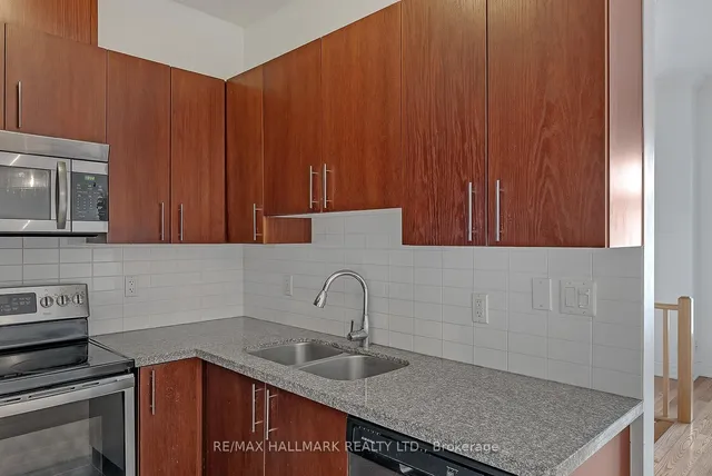 Additional image 11 of 443D Queen St