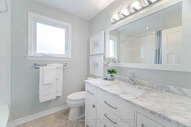 Additional image 35 of 515 Clover Park Cres