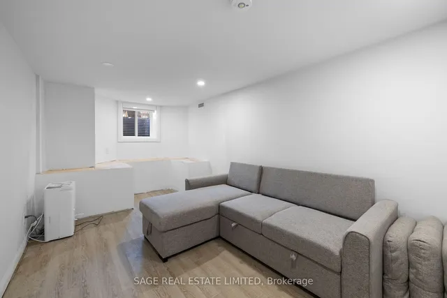 Additional image 11 of 225 Carlton St