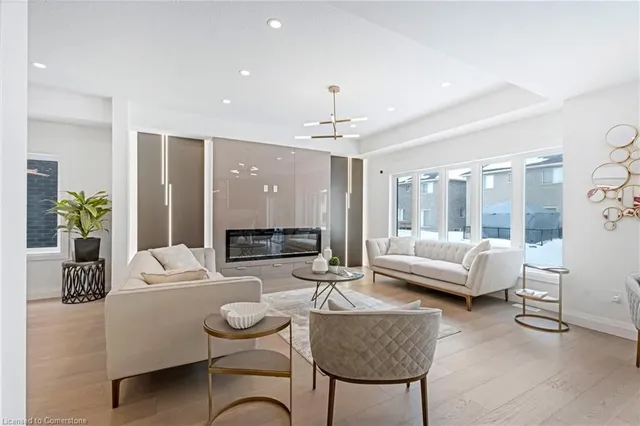 Additional image 14 of 37 Roselawn Ave