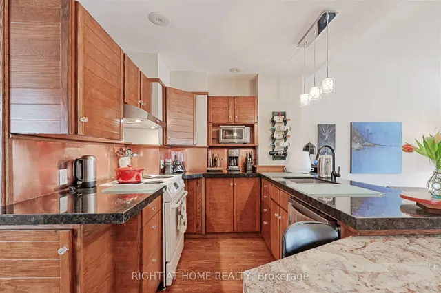 Additional image 38 of 61 Woburn Ave