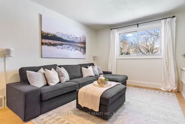 Additional image 25 of 694 Holt Dr