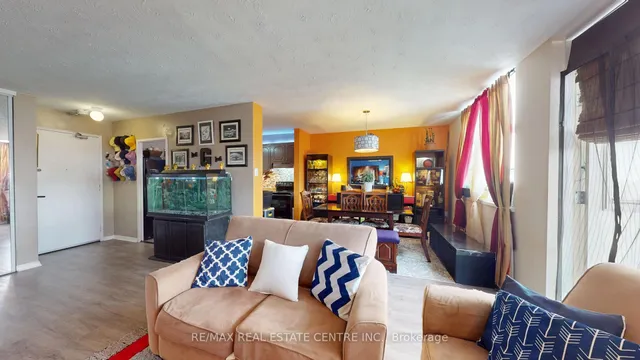 Additional image 6 of 2245 Eglinton Ave Unit 807