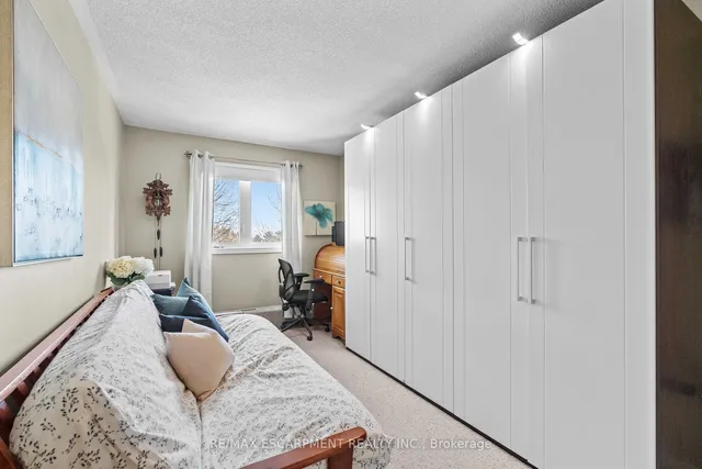 Additional image 14 of 3050 Pinemeadow Dr Unit 40