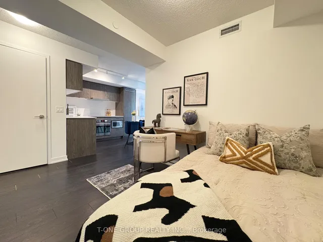 Additional image 33 of 60 Shuter St Unit 817