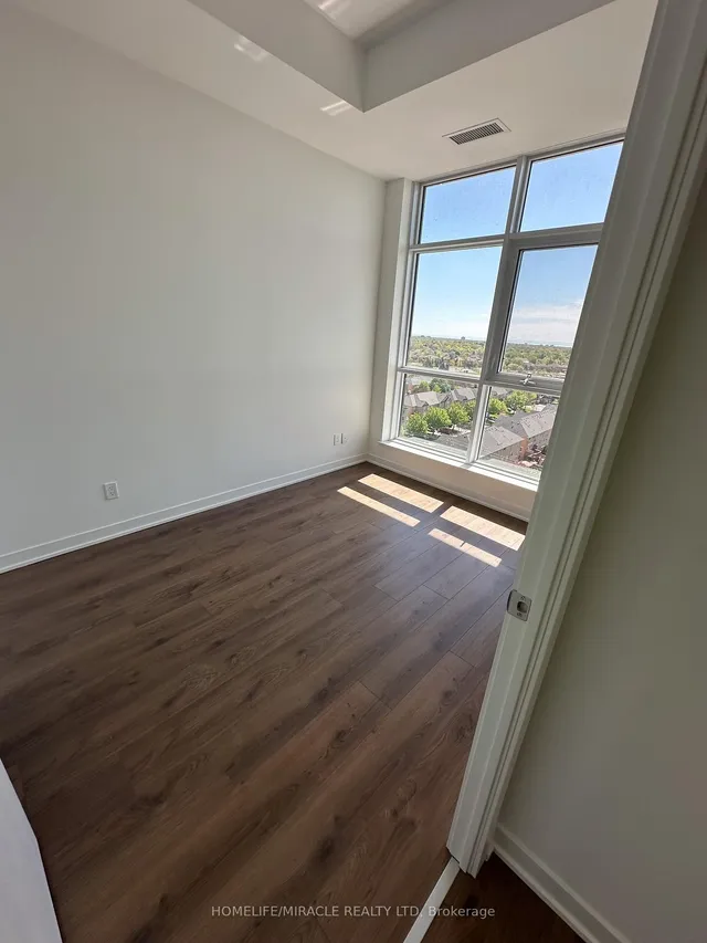 Additional image 7 of 405 Dundas St Unit PH15