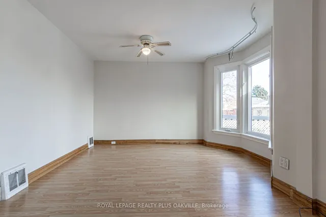 Additional image 24 of 58 Lorne Ave