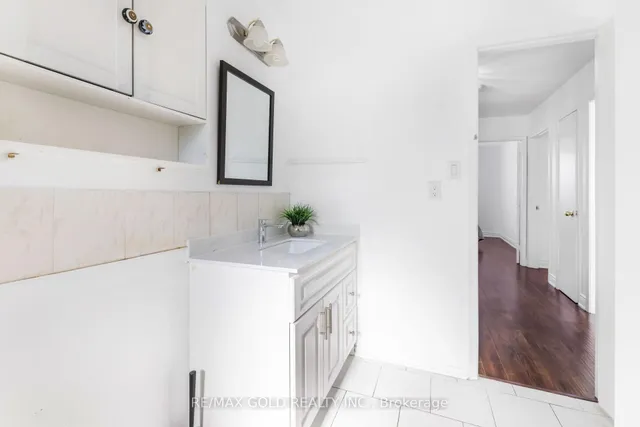 Additional image 29 of 7560 Goreway Dr Unit 18