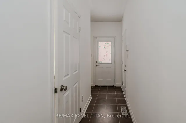 Additional image 18 of 498 Thomas Slee Dr