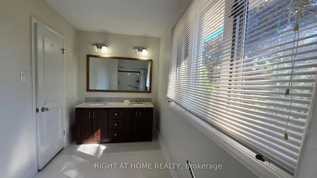 Additional image 27 of 236 York Mills Rd