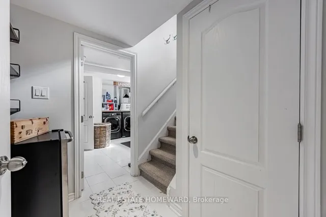 Additional image 19 of 39 Compton Dr