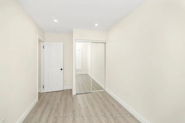 Additional image 23 of 922 Burlington St