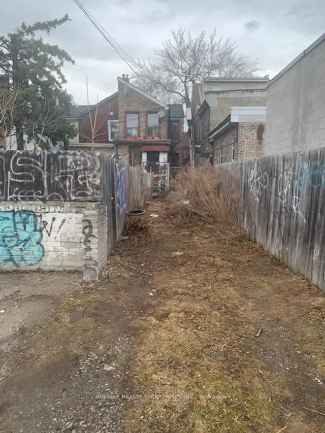 Additional image 29 of 109 Huron St