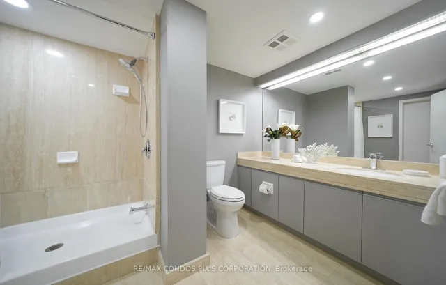 Additional image 16 of 65 Harbour Sq Unit 3603