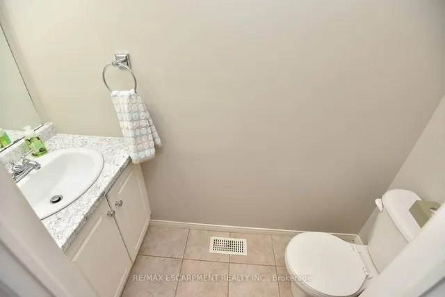 Additional image 17 of 174 Highbury Dr Unit 5