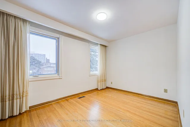 Additional image 32 of 16 Clayland Dr