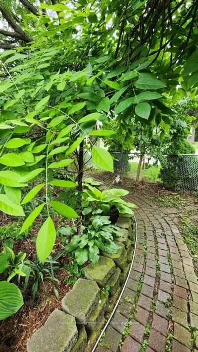 Additional image 39 of 119 East 17th St