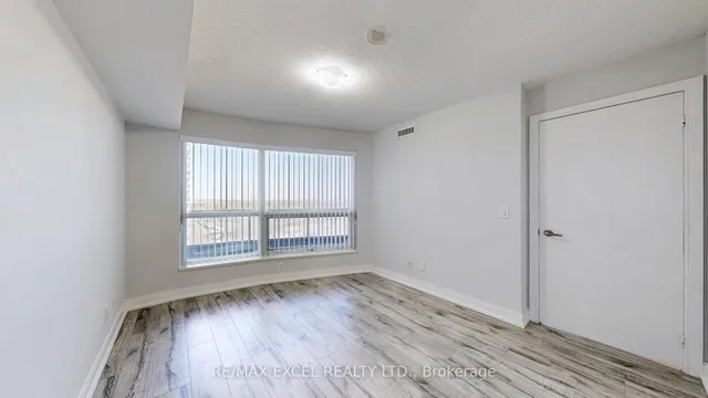 Additional image 14 of 135 Village Green Sq Unit 1924