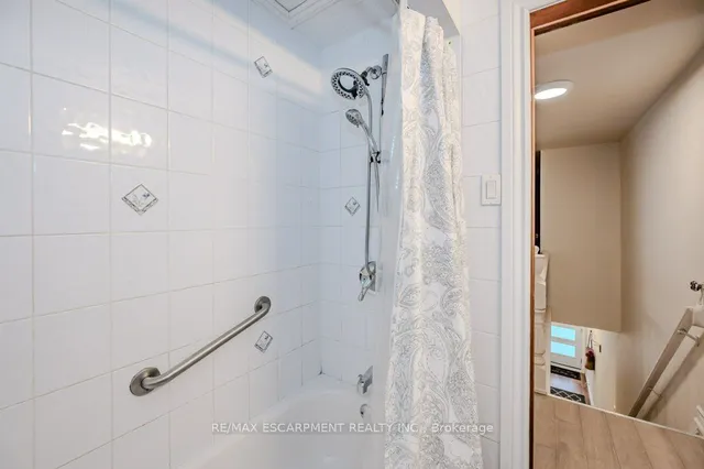 Additional image 33 of 63 Beechwood Ave