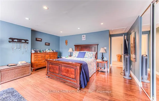 Additional image 23 of 26 Cedarhill Cres