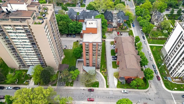 Additional image 36 of 49 Robinson St Unit 300