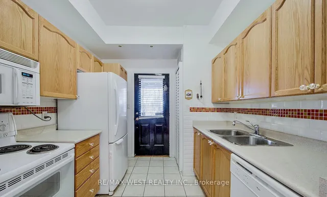 Additional image 6 of 901 Kennedy Rd Unit 26