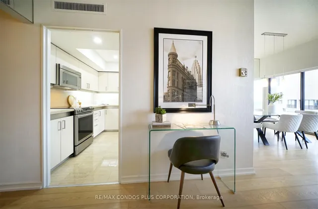 Additional image 13 of 65 Harbour Sq Unit 3603