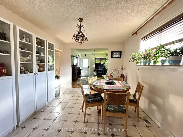 Additional image 22 of 28 Huntington Ave