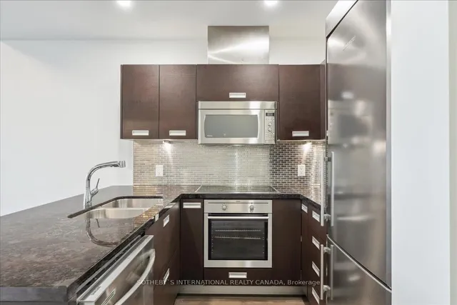 Additional image 11 of 90 Park Lawn Rd Unit 915