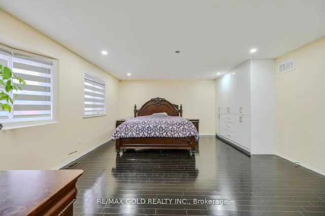 Additional image 32 of 247 Cresthaven Rd