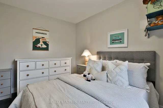 Additional image 25 of 28 Muriel Ave