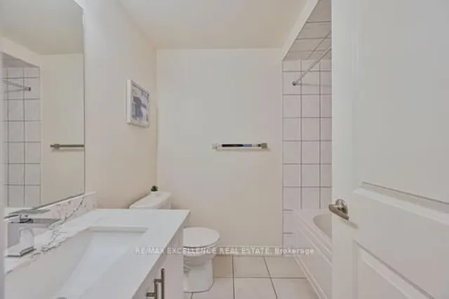 Additional image 12 of 469 Dundas St