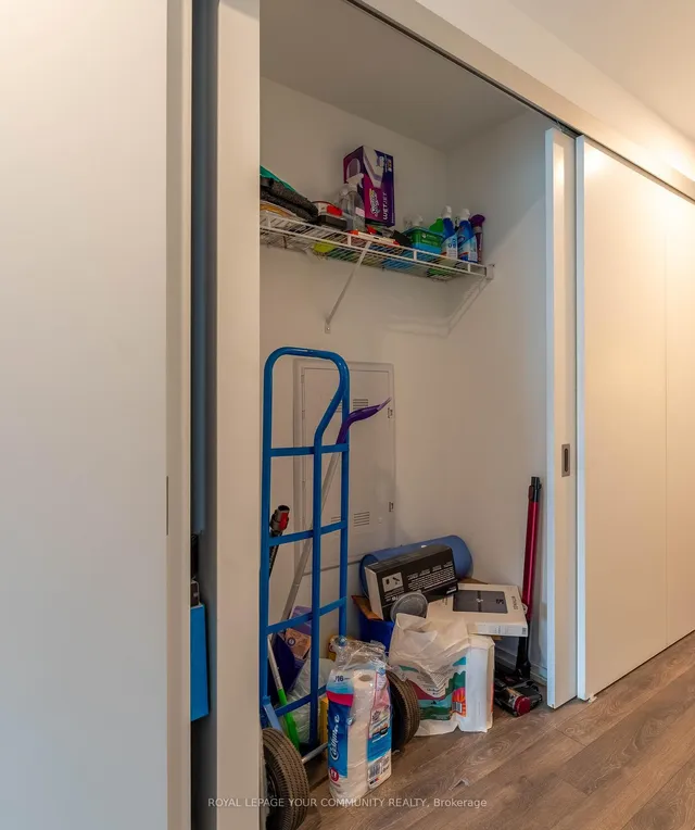 Additional image 20 of 197 Yonge St Unit 2610