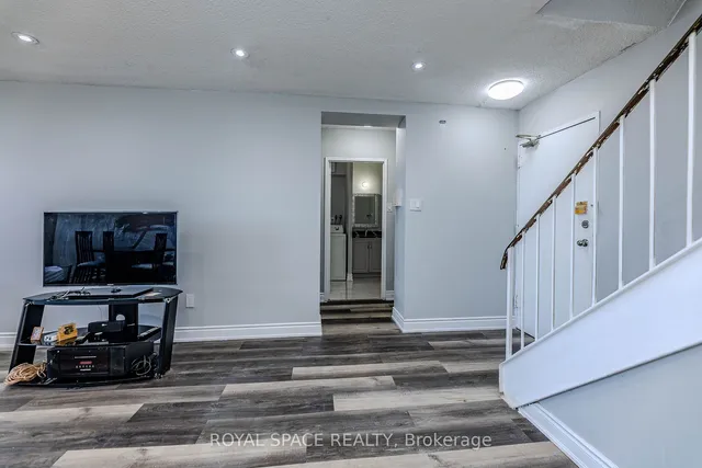 Additional image 11 of 45 Silverstone Dr Unit 1009