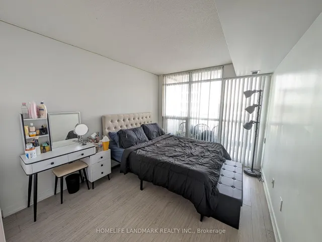 Additional image 16 of 19 Singer Crt Unit 519