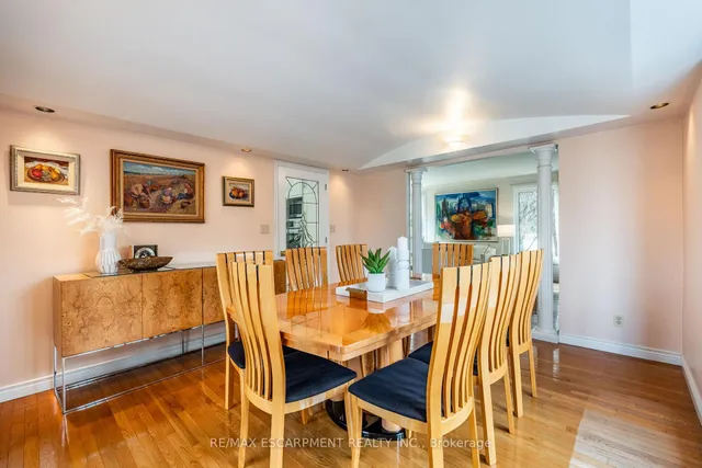 Additional image 15 of 887 MONTGOMERY Dr