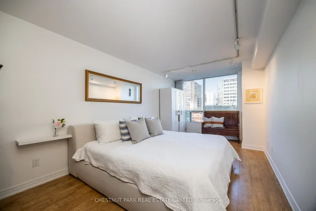 Additional image 15 of 95 Prince Arthur Ave Unit 522