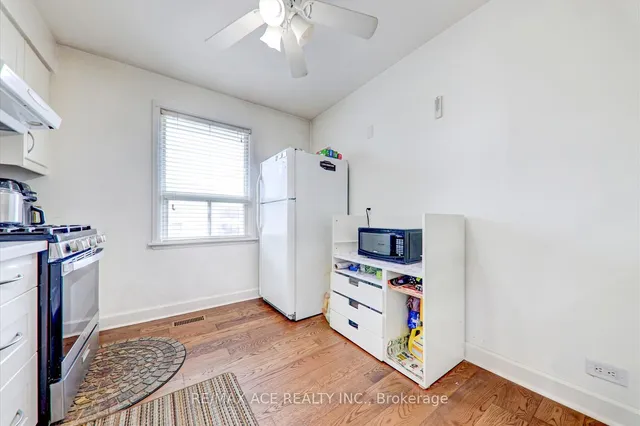 Additional image 26 of 12 Restever Gate