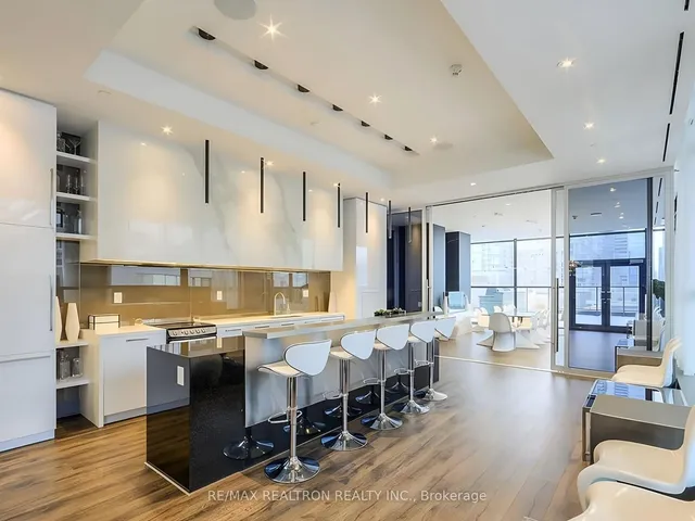 Additional image 37 of 290 Adelaide St Unit 3704