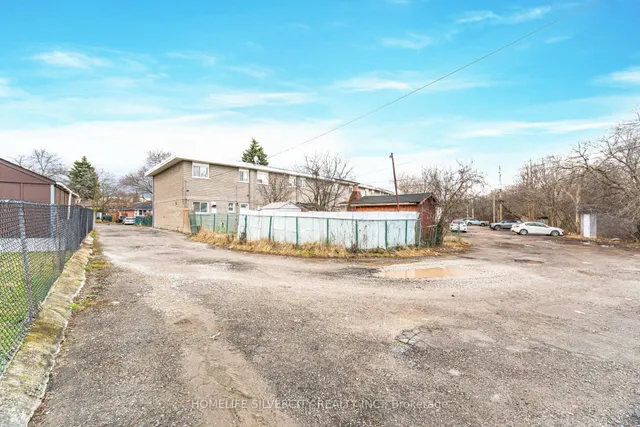 Additional image 23 of 70 Corby Cres