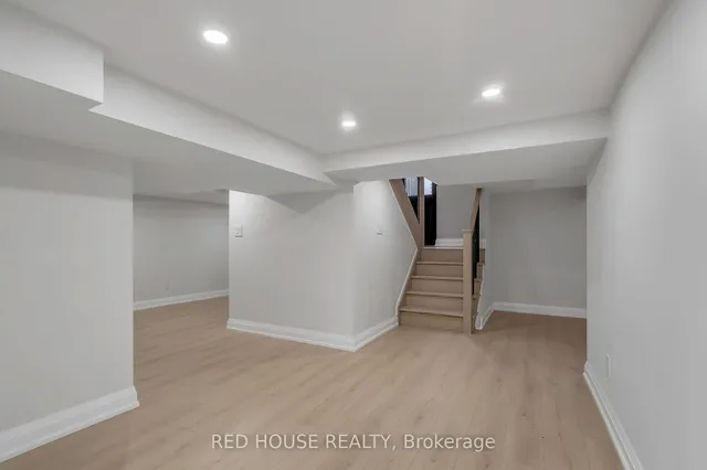 Additional image 40 of 10 Bayside Ave