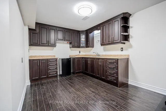 Additional image 41 of 17 Yellow Pine Rd