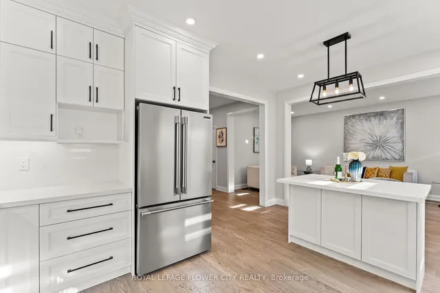 Additional image 16 of 43 Polonia Ave