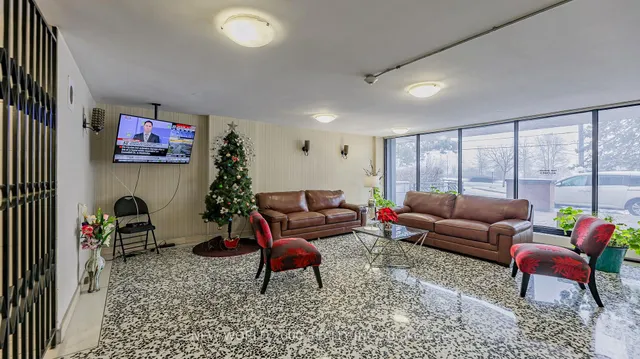 Additional image 8 of 3460 Keele St Unit 505